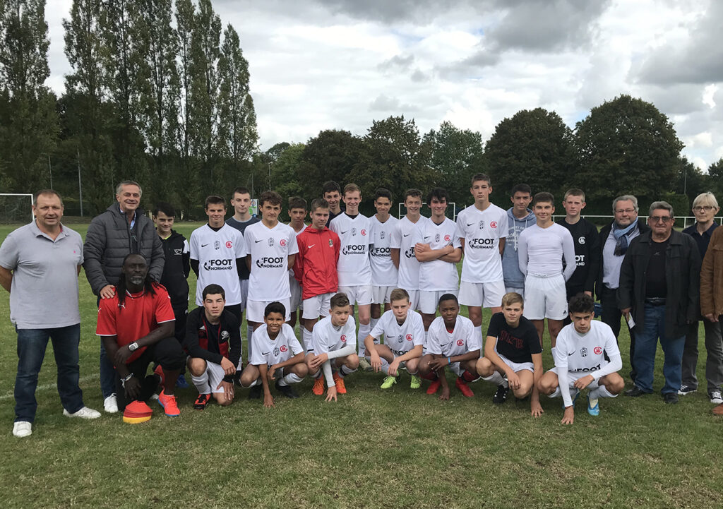 Comme l'ES Coutances, dernier club vainqueur de notre jeu-concours, jouez et remportez un équipement complet (maillots, shorts, chaussettes + ballons) + 18 places pour un match de Ligue 2 du SMC ou du HAC.