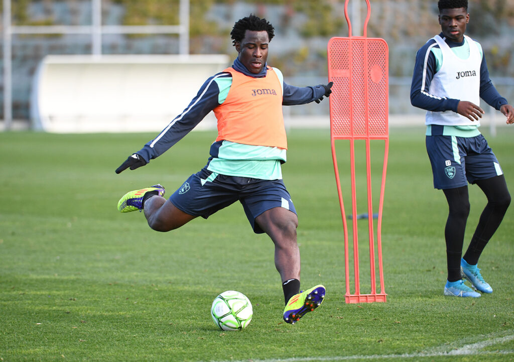 Alors qu'initialement il ne devait pas revenir au centre d'entraînement de Soquence la semaine prochaine pour des raisons personnelles, Wilfried Bony a finalement changé d'avis. ©Emmanuel Lelaidier