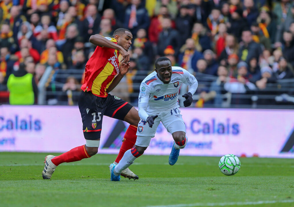 Ayant provoqué deux penalties et auteur d'une passe décisive, Caleb Zady Sery, fantomatique depuis le mois de décembre, s'est réveillé sur la pelouse de Bollaert. ©Damien Deslandes