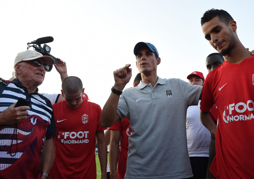 En demi-finale de la Coupe UEFA des Régions, la sélection normande, toujours dirigée par Clément Lerebours, était censée affronter sont homologue de Nouvelle-Aquitaine, le 12 avril, au Stade Louis-Bielman à Lisieux.