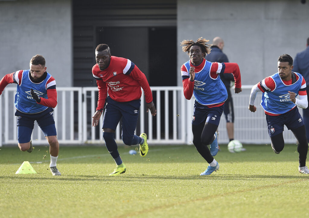 Privés de séances collectives depuis une semaine comme tous leurs homologues de Ligue 1 et de Ligue 2, les Caennais doivent respecter un programme de préparation individualisée durant la durée du confinement.