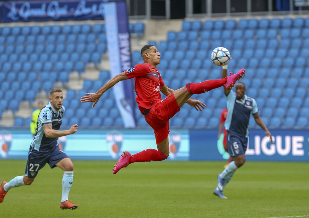 Impliqué sur l'égalisation caennaise signée Yoann Court, Yacine Bammou a offert le derby normand au Stade Malherbe sur un penalty inscrit à cinq minutes de la fin. ©Damien Deslandes