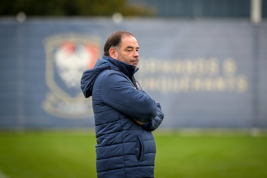 Pour la réception du Paris FC, Stéphane Moulin devra composer sans Ali Abdi (suspendu). Un doute plane également sur la présence de Nuno Da Costa qui n'a pas terminé le dernier entraînement. ©Damien Deslandes