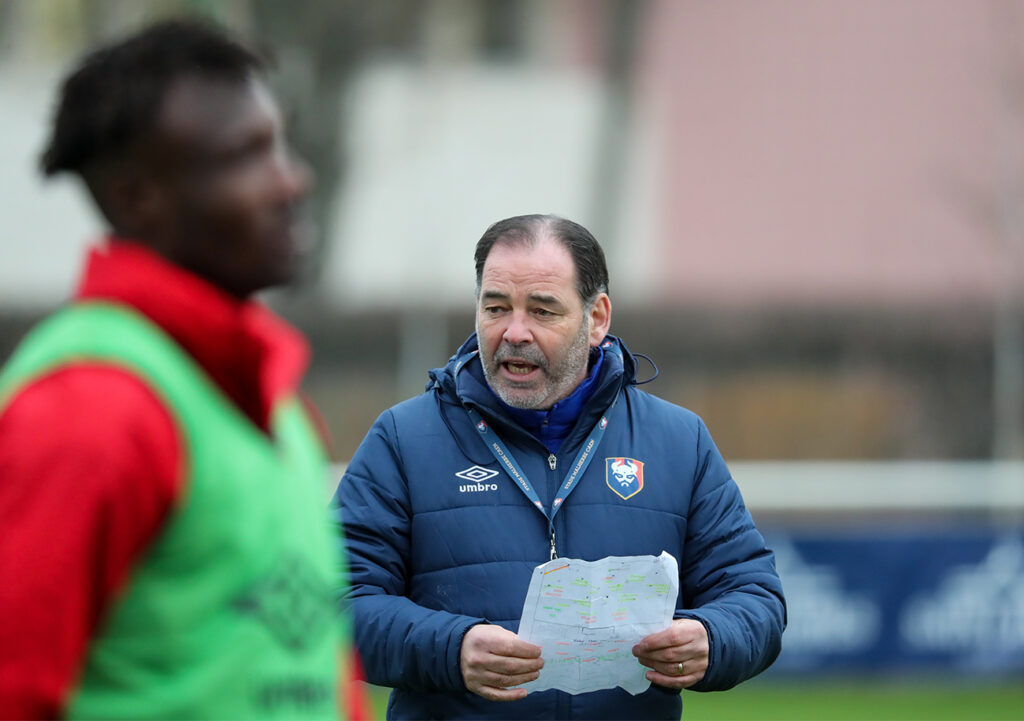 A 48 heures de la réception de l'AC Ajaccio, Stéphane Moulin travaille avec un groupe de 20 joueurs. Un groupe dans lequel pourrait ne pas figurer Franklin Wadja, en route pour Lausanne, selon L'Equipe. ©Damien Deslandes