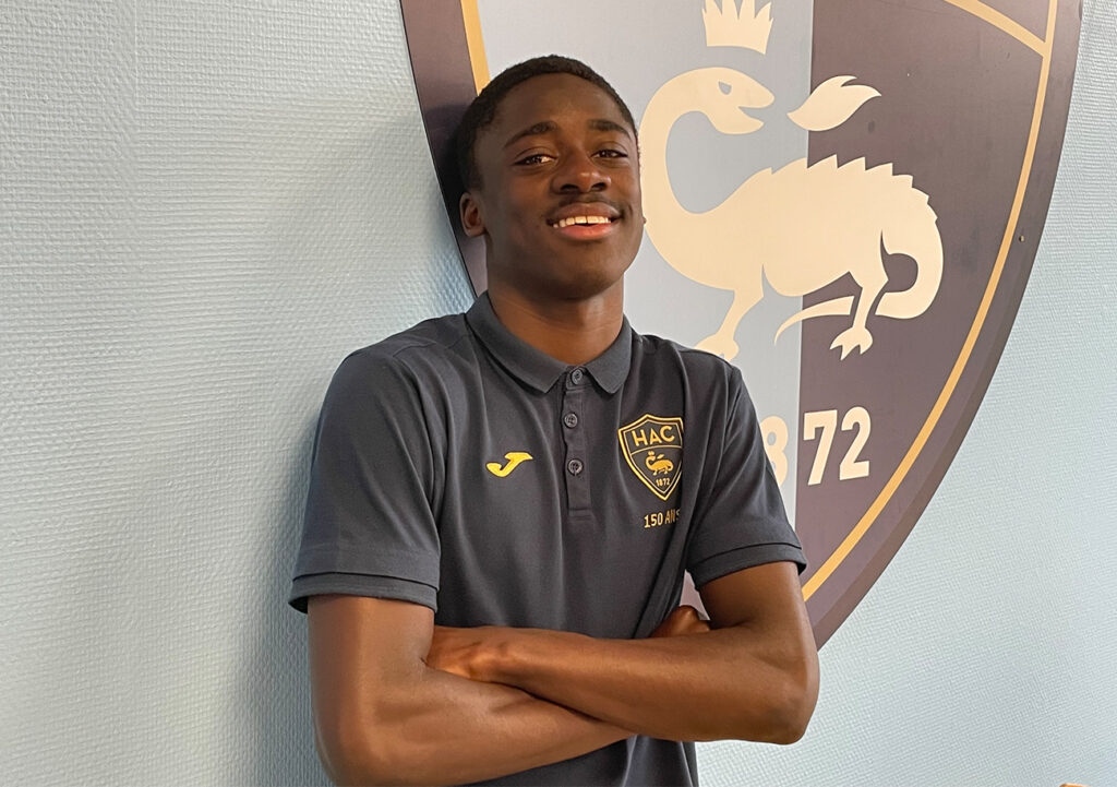 Saël Kumbedi Nséké se trouve actuellement avec l'équipe de France U17 pour la qualification à l'Euro 2022. Après leur succès aux dépens du Luxembourg, les mini-Bleus joueront leur billet contre l'Angleterre, samedi.