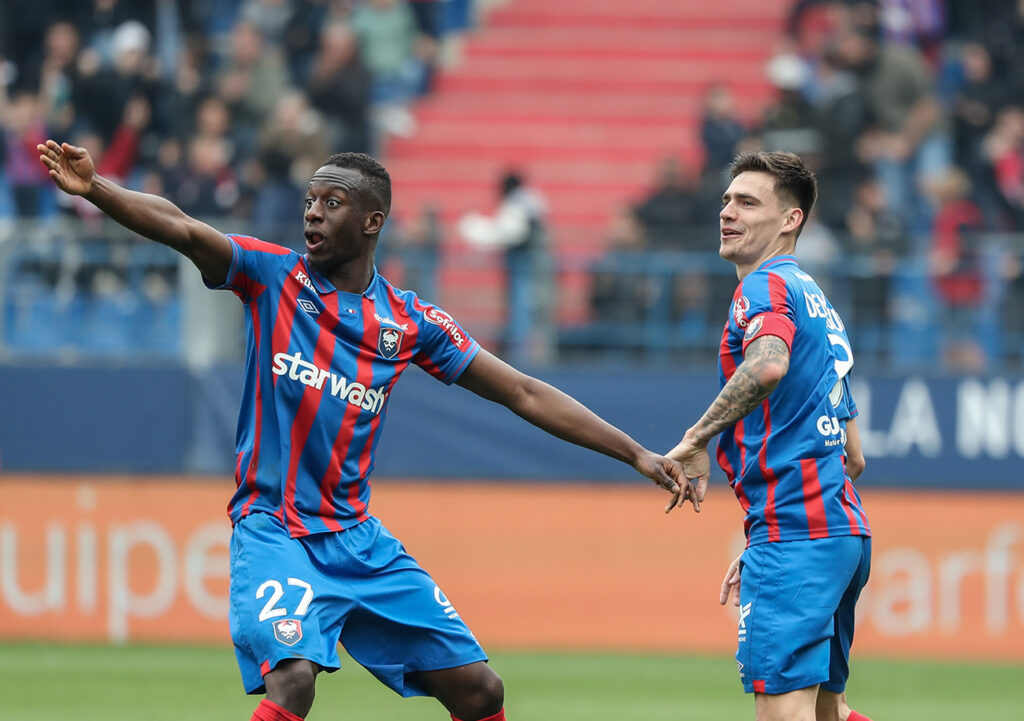 Sixième réalisation pour Jessy Deminguet qui avec également neuf passes décisifs a été impliqué sur 15 buts du Stade Malherbe cette saison. ©Damien Deslandes