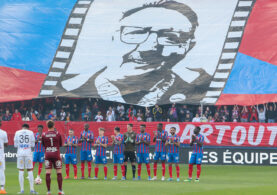 Peu importe que la victoire ne soit pas au rendez-vous pour Malherbe, l'hommage à Salah fut magnifique