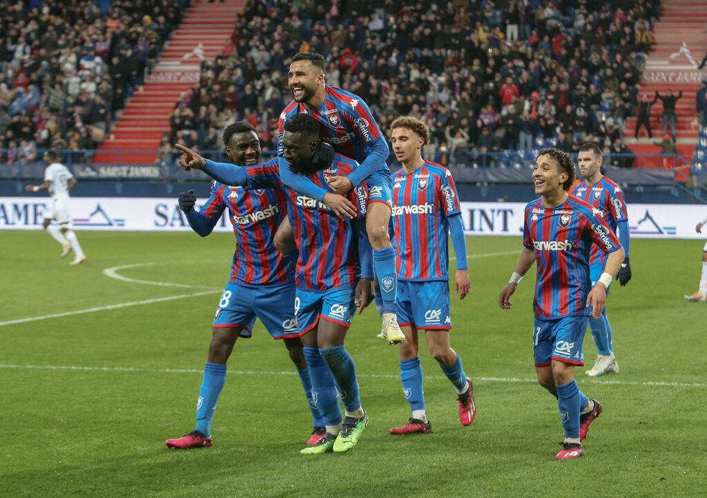 Un but, son 13e de la saison en Ligue 2, une passe décisive pour Bilal Brahimi, Alexandre Mendy est incontestablement le facteur X du Stade Malherbe. ©Damien Deslandes