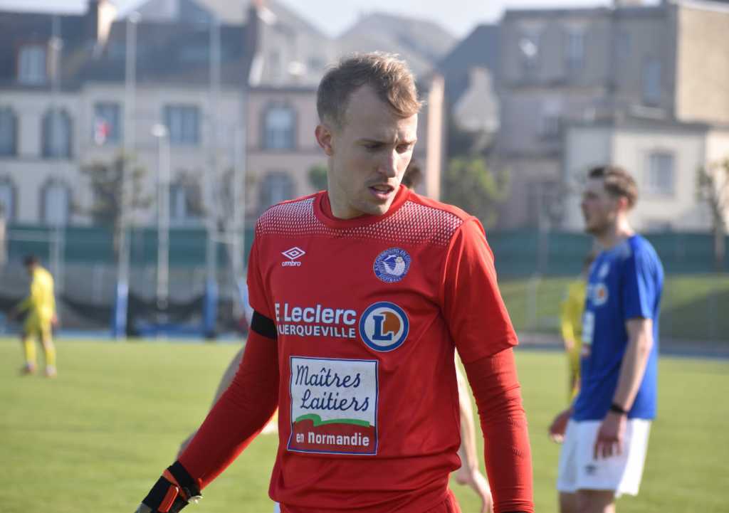 Malgré une belle 4e place décrochée voilà quelques semaines, l'AS Cherbourg du gardien Victor Pelleray n'est pour l'heure pas assurée de repartir en National 3.