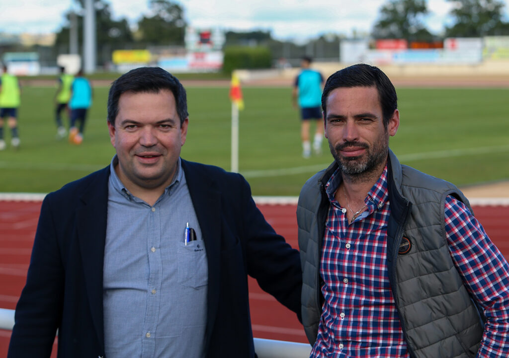 Respectivement président de l’AF Virois et de l’US Granville, Christophe Lécuyer et Benjamin Bahu veillent à la bonne santé financière de leur club, tout en essayant de leur permettre d’atteindre leur objectif sportif. ©Damien Deslandes