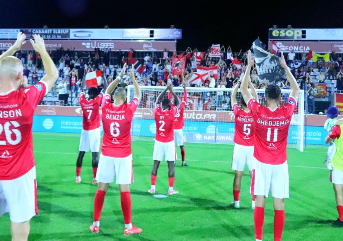 Les joueurs du FCR ont pu célébrer une nouvelle victoire au stade Robert Diochon cette saison, la deuxième en trois rencontres à domicile. ©BD
