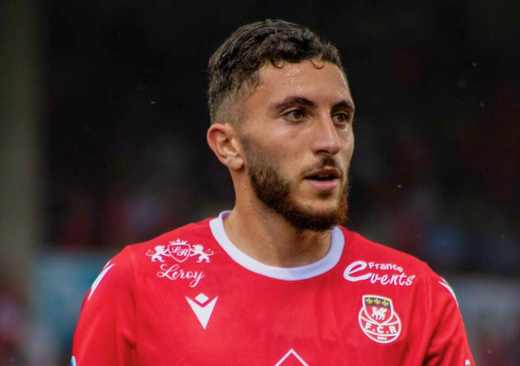 S'il y a un joueur du FC Rouen qui s'est particulièrement mis en lumière en ce début de saison, c'est indéniablement l'ancien Havrais Farès Ghedjemis. ©FC Rouen 1899