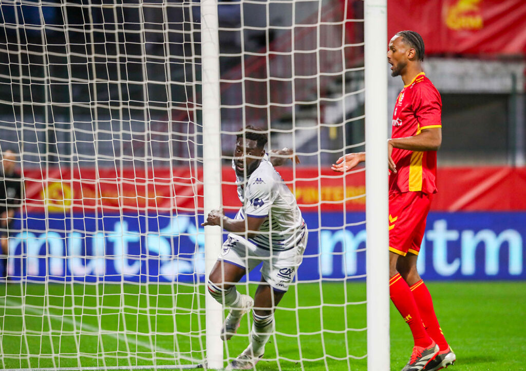 En signant un doublé sur la pelouse de Diochon, Alexandre Mendy a conforté son statut de meilleur buteur de Ligue 2 en portant son total à 19 réalisations. ©Damien Deslandes