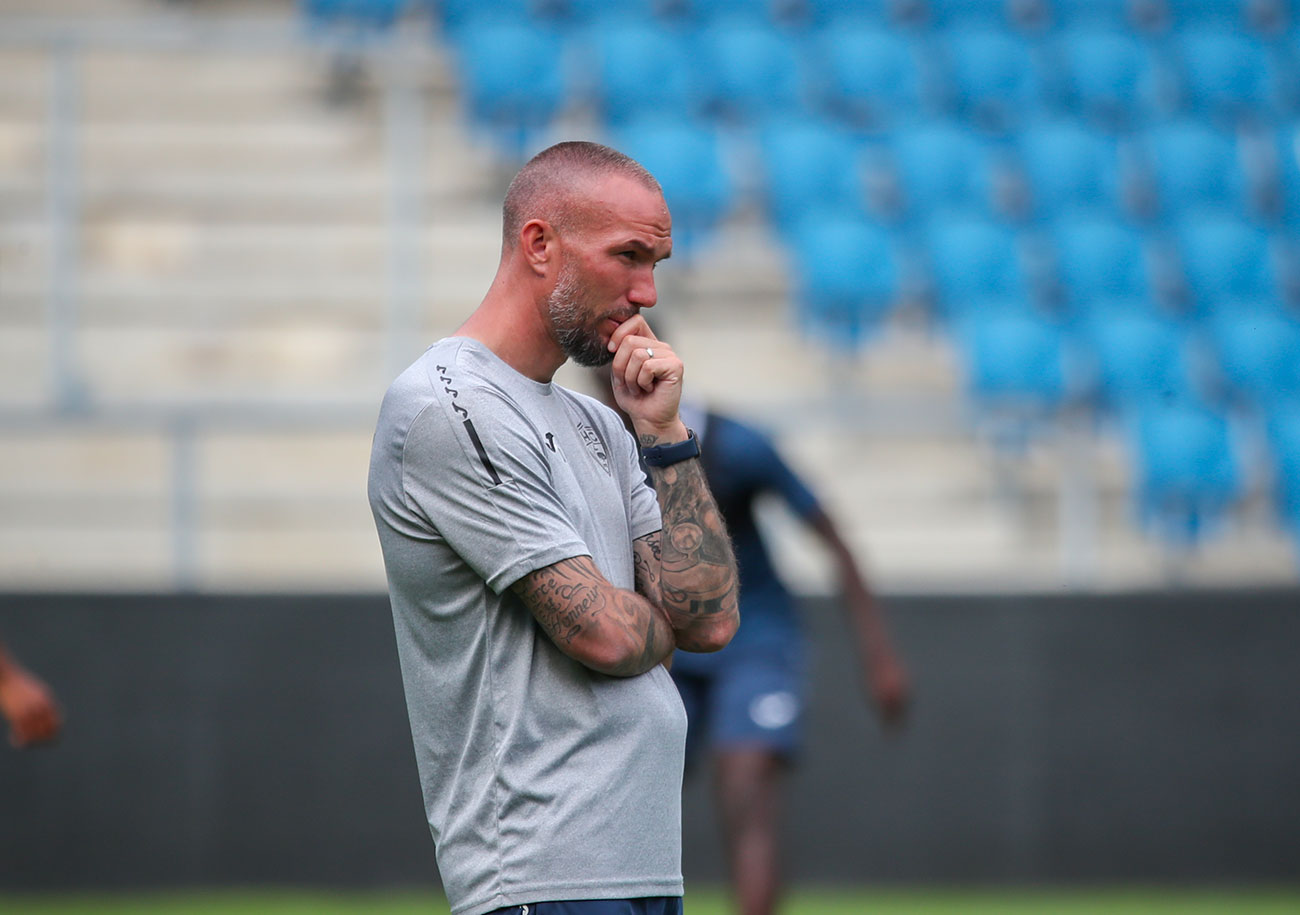 Même si son équipe a encaissé quatre buts contre le PSG après en avoir pris six face à Bochum une semaine, lors du dernier match de préparation, Didier Digard ne se montre pas inquiet sur la solidité défensive du HAC. ©Damien Deslandes