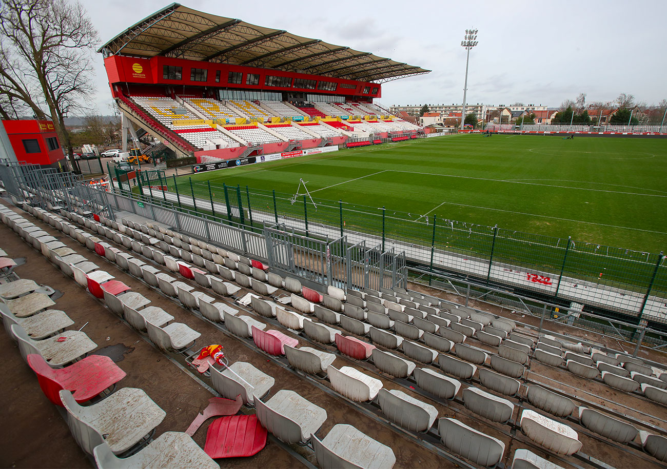 Sanctionné par la FFF pour l'utilisation d'engins pyrotechniques par ses supporters lors du dernier match de la saison dernière, le FC Rouen recevra Nancy, ce vendredi, à huis clos. ©Damien Deslandes