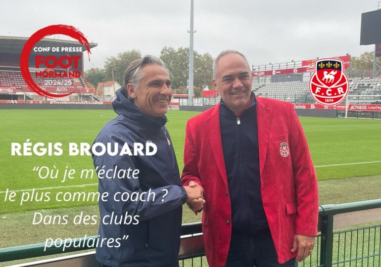 Régis Brouard, ici, en compagnie du président Iwan Postel, dirigera sa première rencontre à la tête du FC Rouen, dès ce vendredi, à Diochon, avec la réception de Boulogne-sur-Mer.