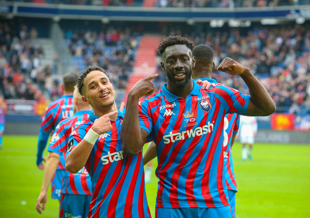 Bilal Brahimi, auteur d'un coup franc direct à une trentaine de mètres des cages bastiaises, et Alexandre Mendy, qui a marqué son 71e but sous le maillot « Rouge et Bleu » : duo gagnant d'un Stade Malherbe qui a enchaîné deux succès en l'espace de cinq jours. ©Damien Deslandes