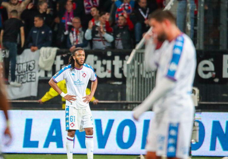 Même s'il aurait pu être sanctionné d'un penalty en première période, Brahim Traoré a sauvé les siens à plusieurs reprises sur des offensives du FC Metz. ©Photo archives Damien Deslandes