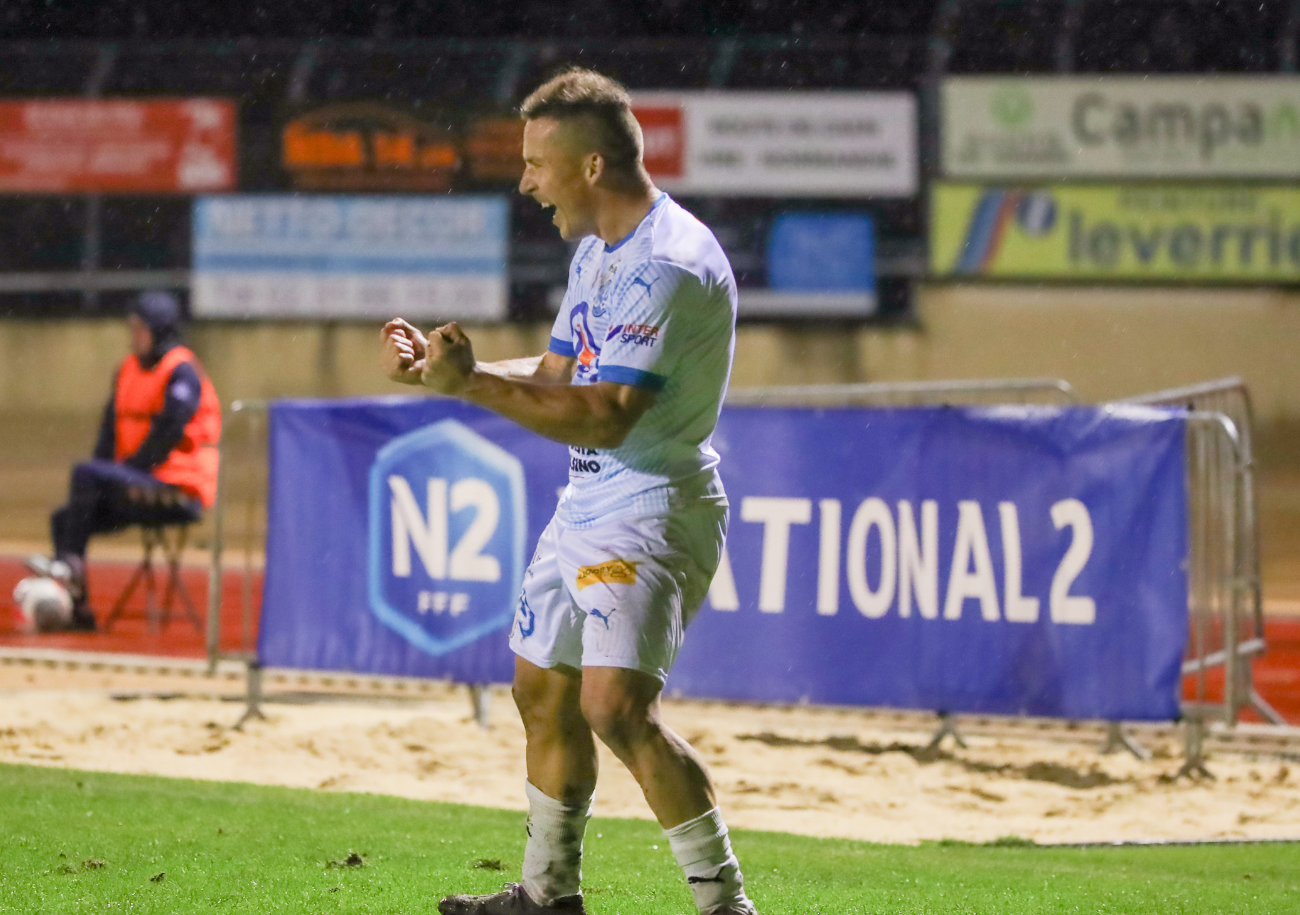 Auteur de 14 buts en championnat sous le maillot de l'US Granville la saison dernière, Vincent Créhin est de retour chez les Corsaires ! ©Damien Deslandes