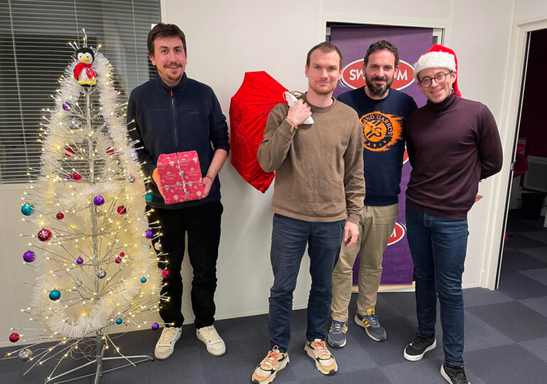 Le Père Noël apportera-t-il des nouvelles recrues au pied du sapin du Stade Malherbe ? Joris Marin (Sweet FM), Mathieu Billeaud (Foot Normand), Gaëtan Briard et Valentin Pineau tentent d'apporter des réponses à cet enjeu majeur de la saison caennaise.